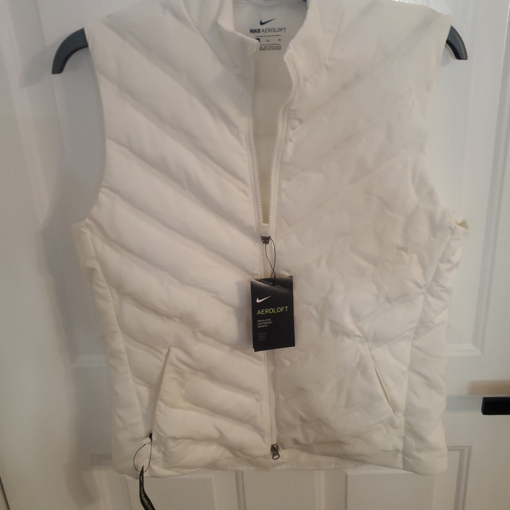 Nike Women's AeroLoft Repel Golf Vest.